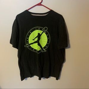 nike air jordan graphic tee size men’s XL